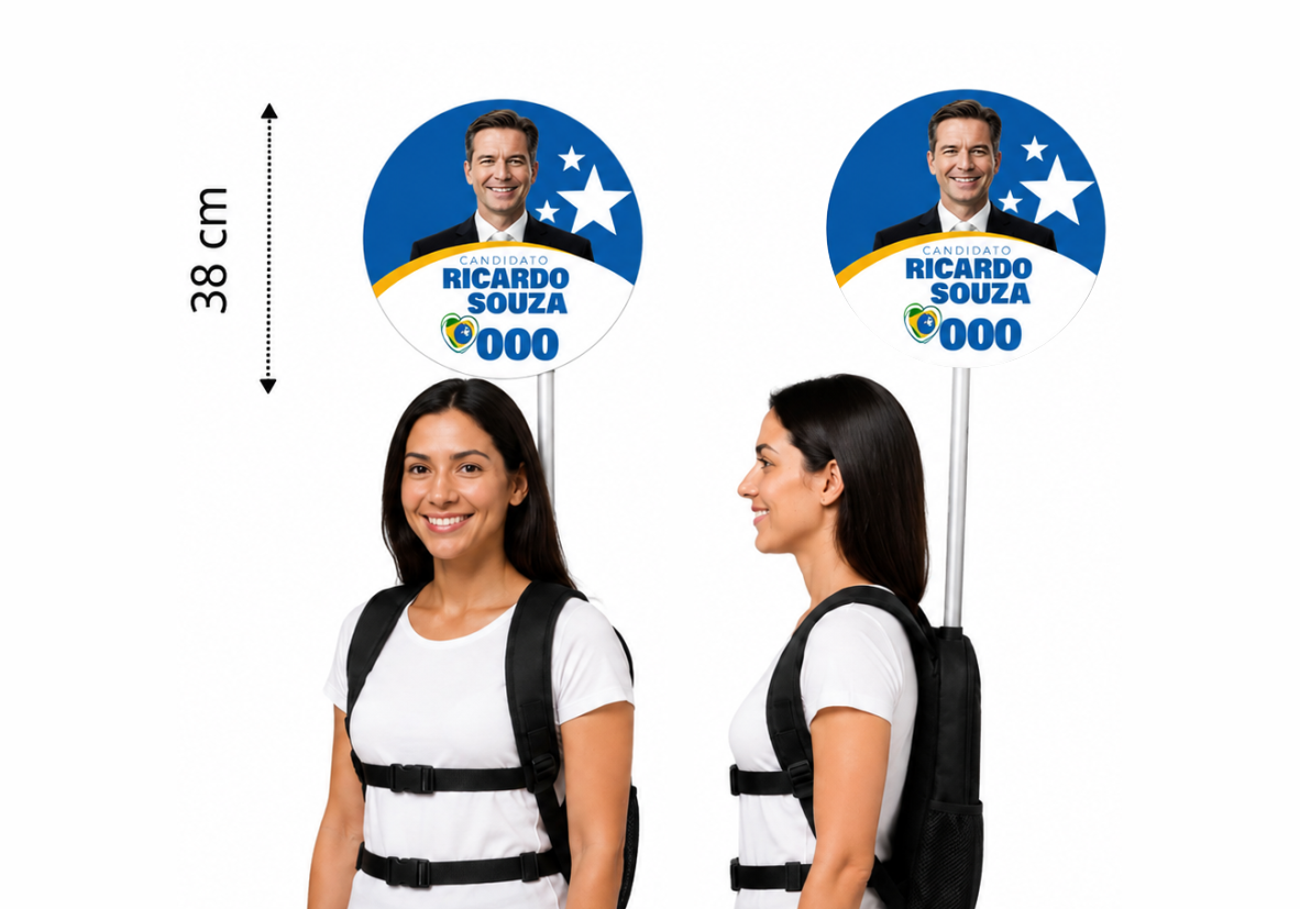 Mochila pirulito com placa de campanha política usada por equipe de rua